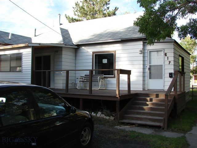 617 E Callender Street Property Photo