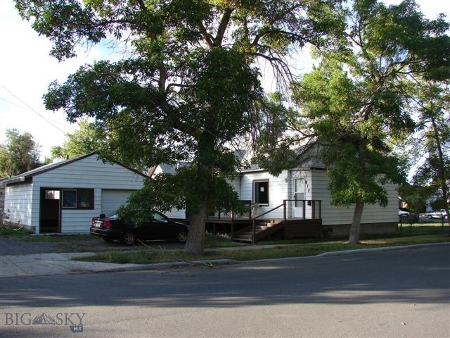 617 E Callender Street Property Photo 3