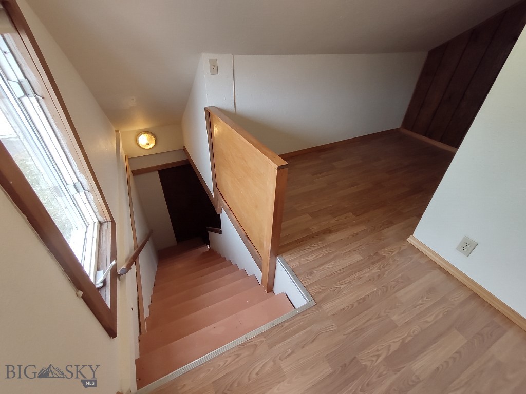 617 E Callender Street Property Photo 9