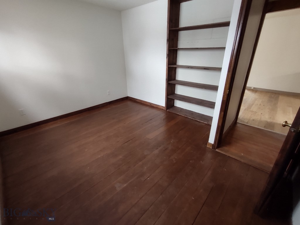 617 E Callender Street Property Photo 27