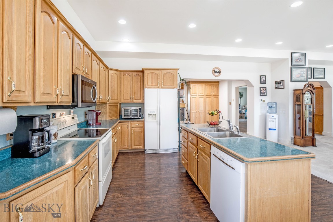 204 Boundary Street Property Photo 8