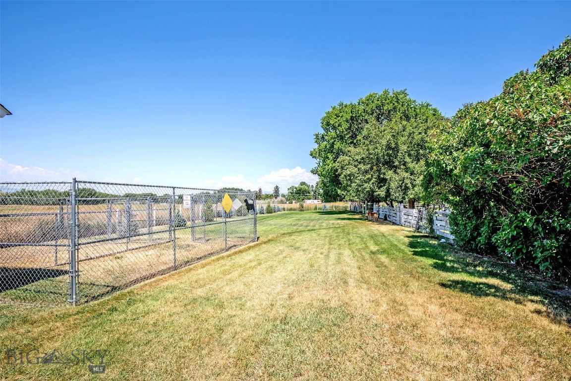 204 Boundary Street Property Photo 29
