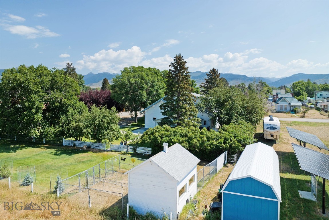 204 Boundary Street Property Photo 33
