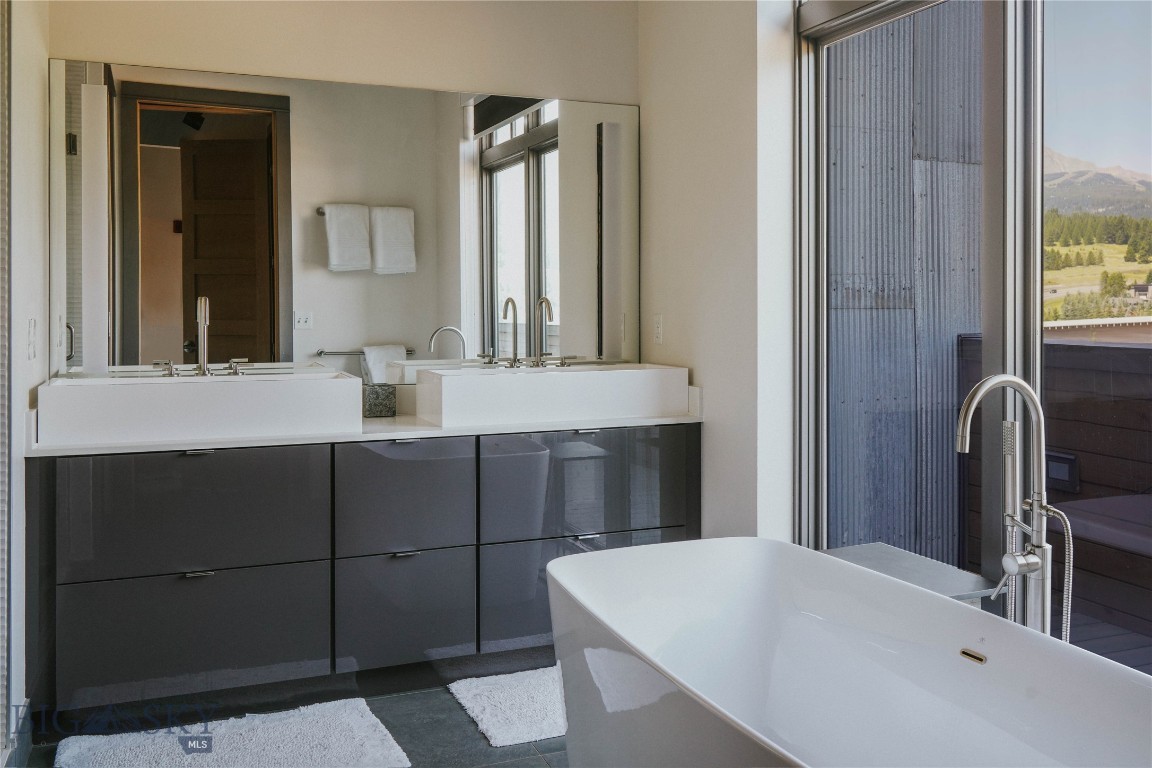 99 Town Center Avenue Unit R3 Property Photo 18