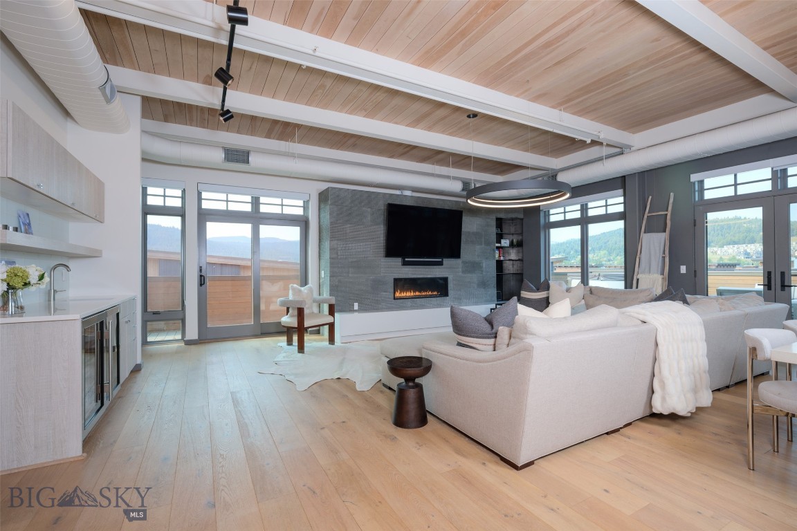 99 Town Center Avenue Unit R2 Property Photo 2