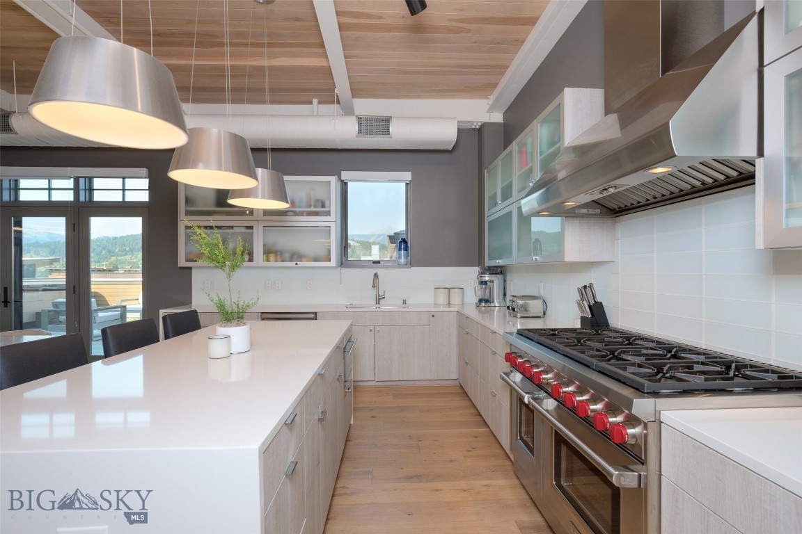 99 Town Center Avenue Unit R2 Property Photo 9