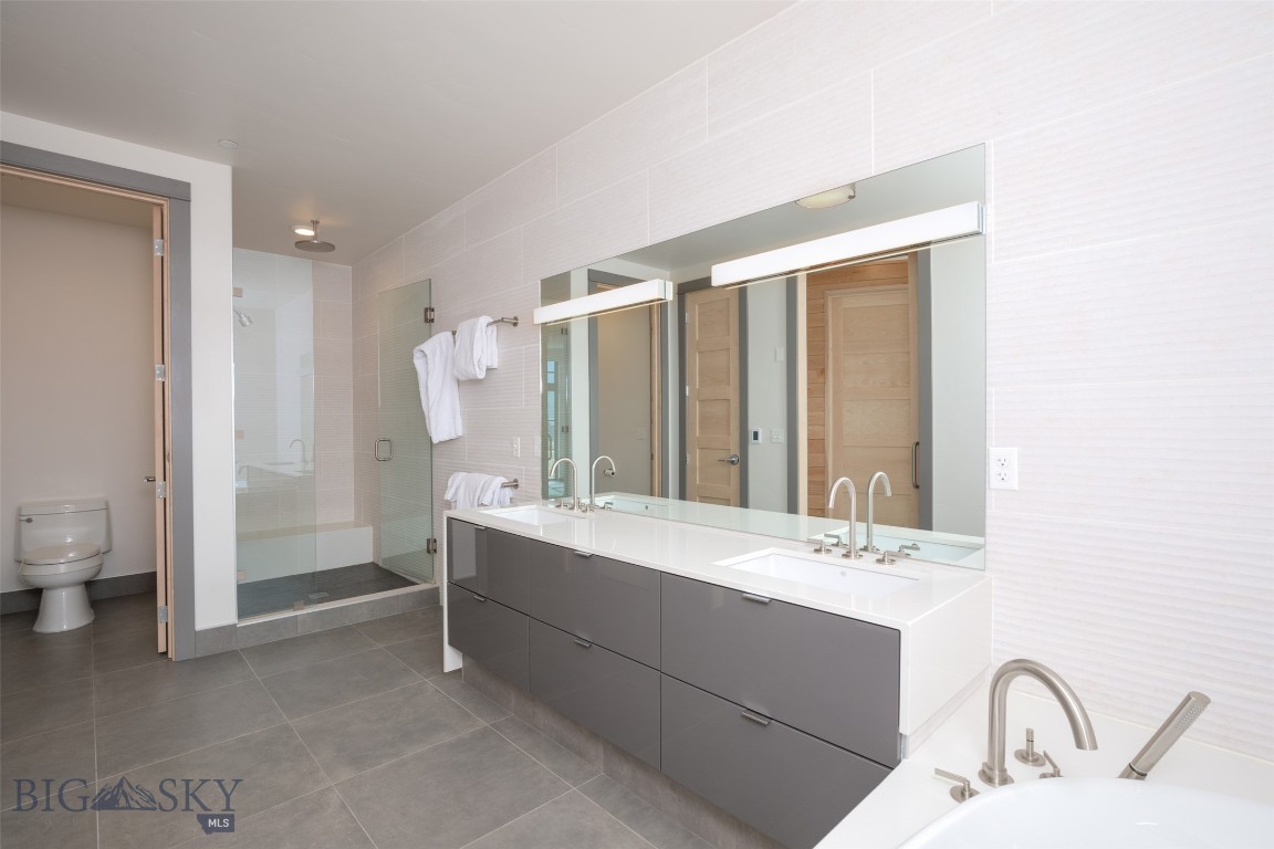 99 Town Center Avenue Unit R2 Property Photo 25