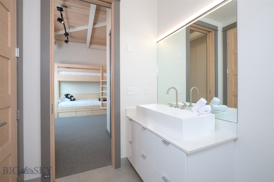 99 Town Center Avenue Unit R2 Property Photo 38