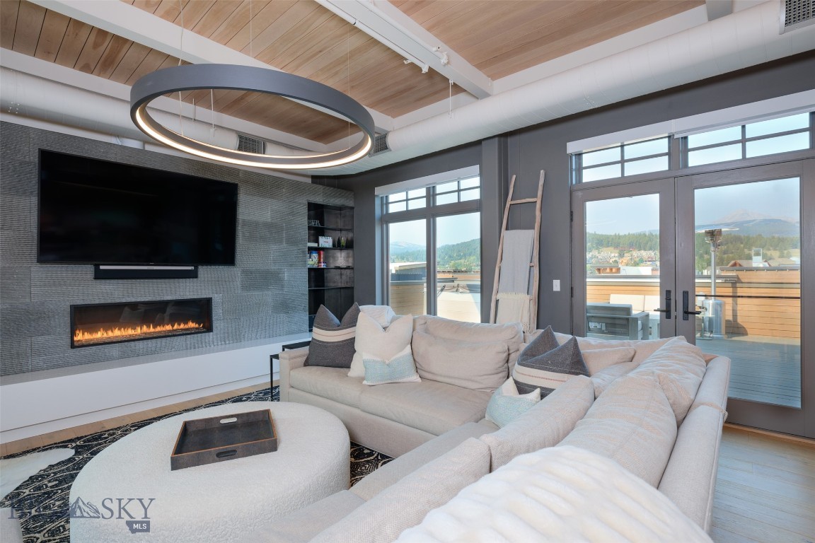 99 Town Center Avenue Unit R2 Property Photo 49