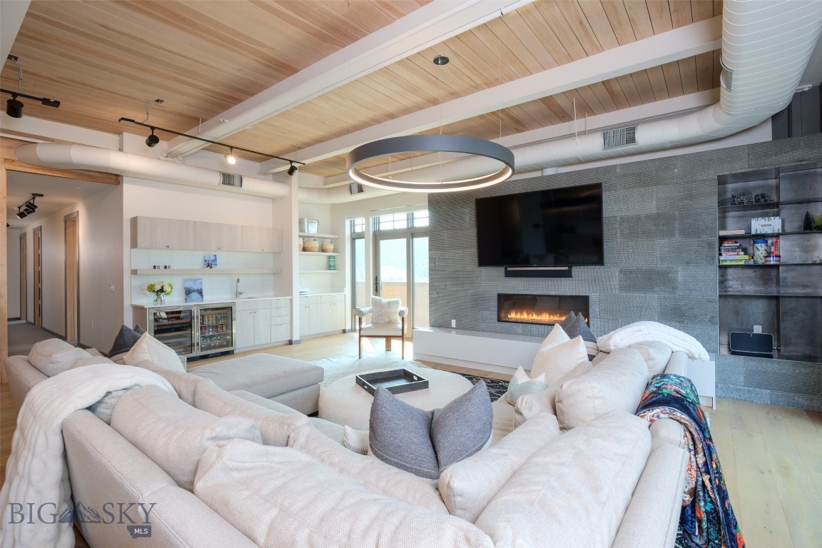 99 Town Center Avenue Unit R2 Property Photo 50