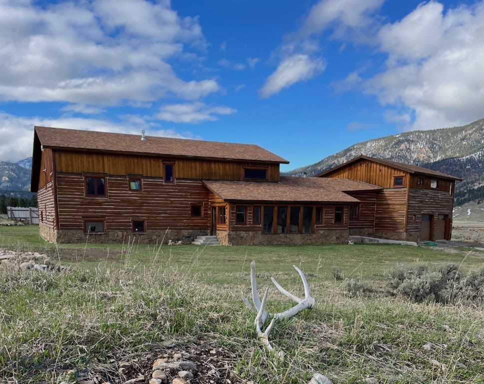 135 Twin Antler Drive