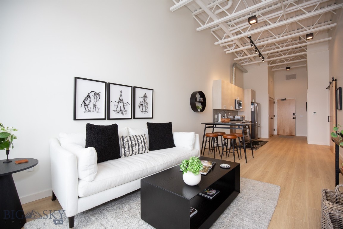 515 W Aspen Street 317 Property Photo 1