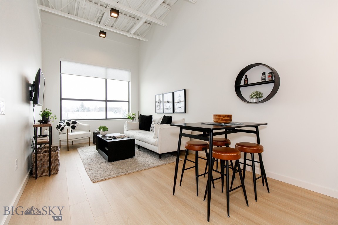 515 W Aspen Street 317 Property Photo 2