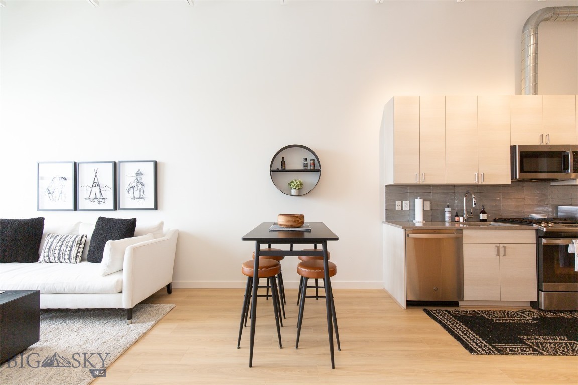 515 W Aspen Street 317 Property Photo 4