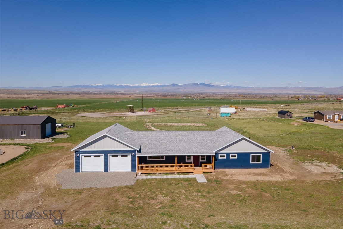 18 Turquoise Lane Property Photo