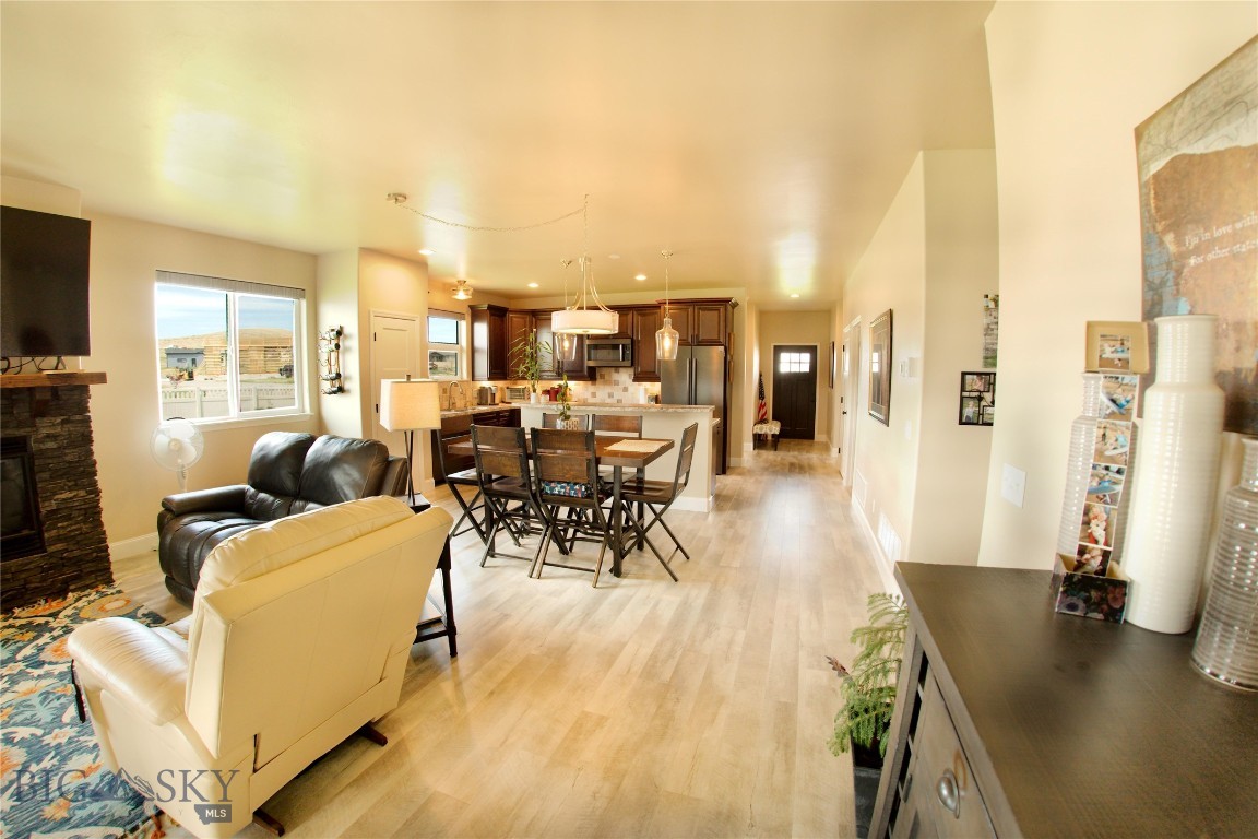 48 Wild Rye Place Property Photo 3
