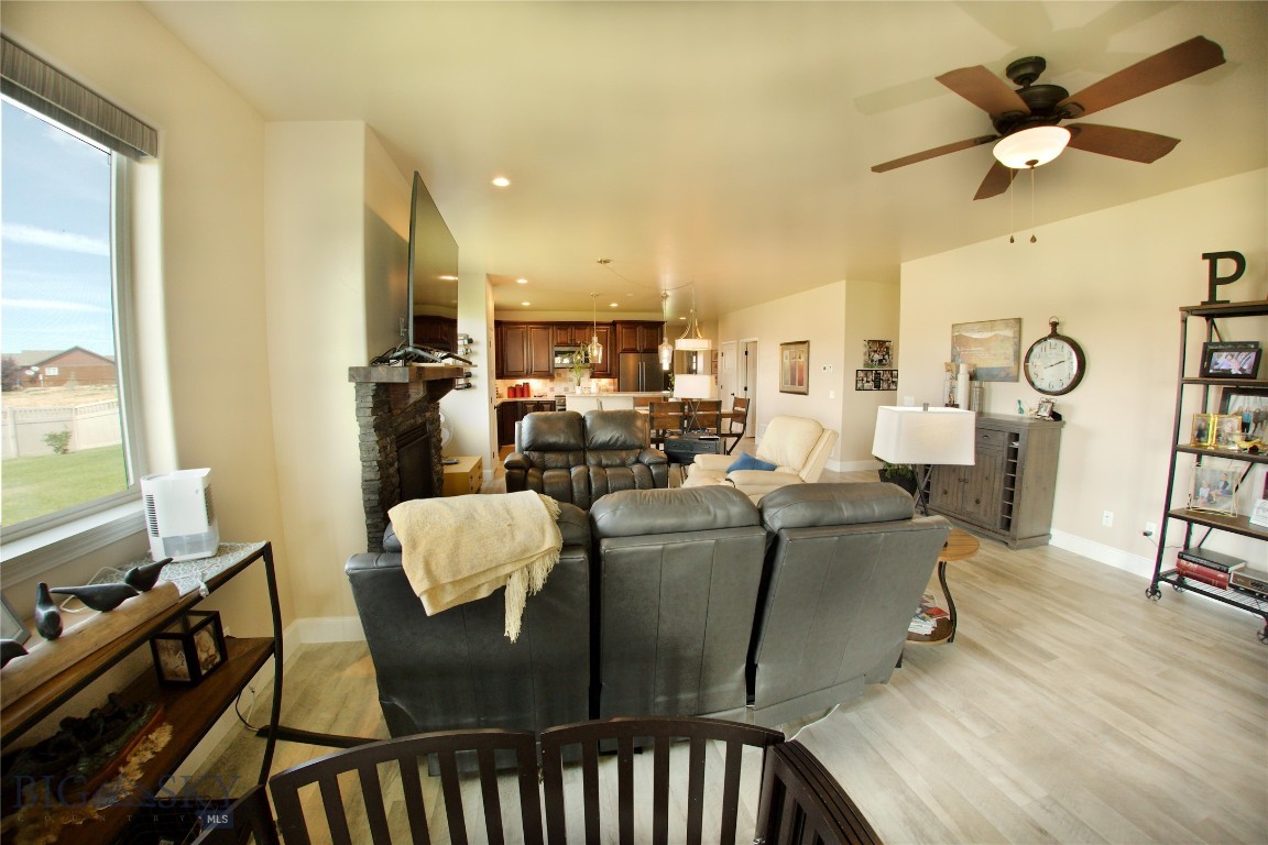 48 Wild Rye Place Property Photo 8