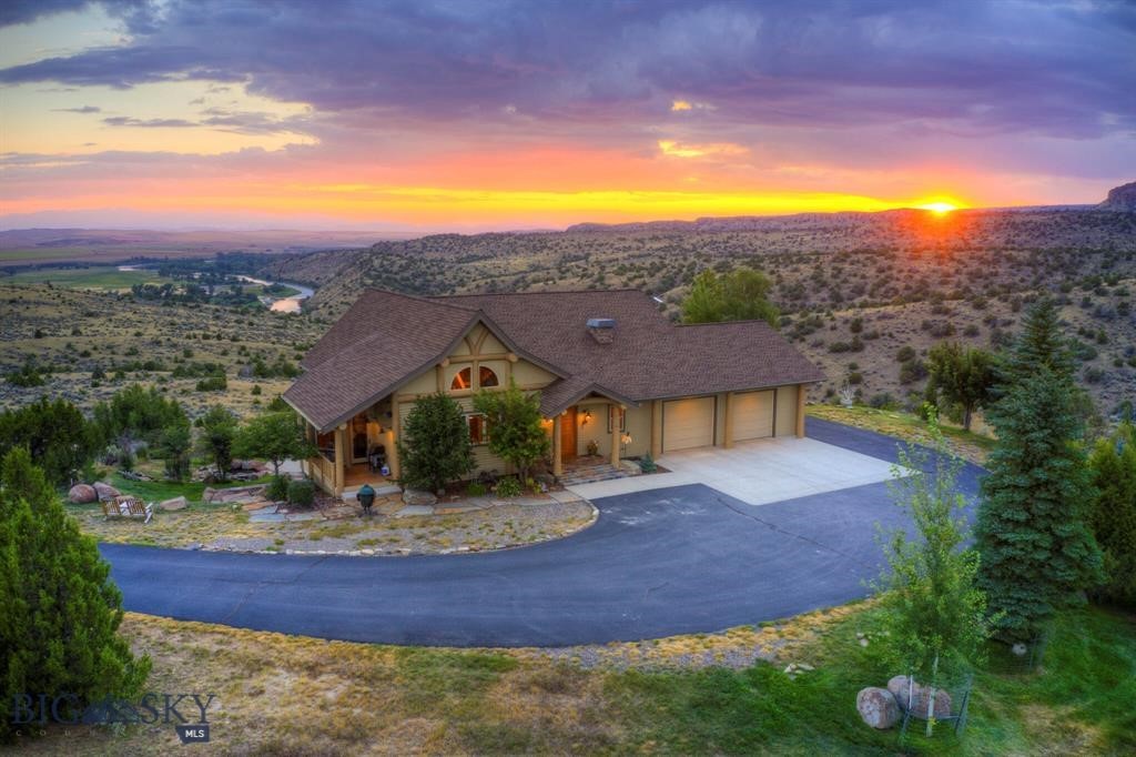 1061 Lookabout Lane Property Photo