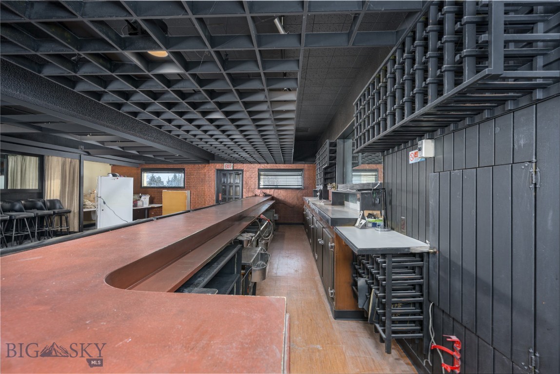 1300 E Commercial Avenue Property Photo 11