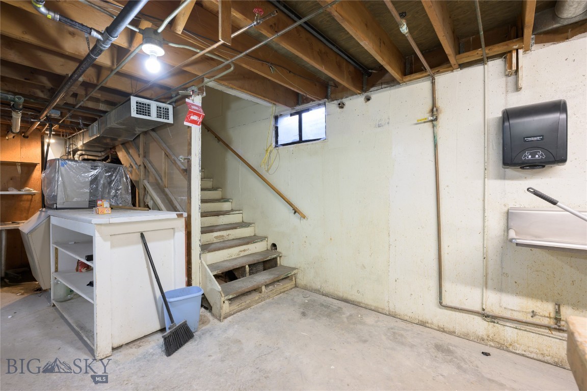 1300 E Commercial Avenue Property Photo 22
