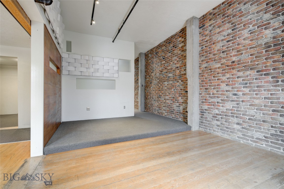 201 S Wallace Avenue B2b Property Photo 5