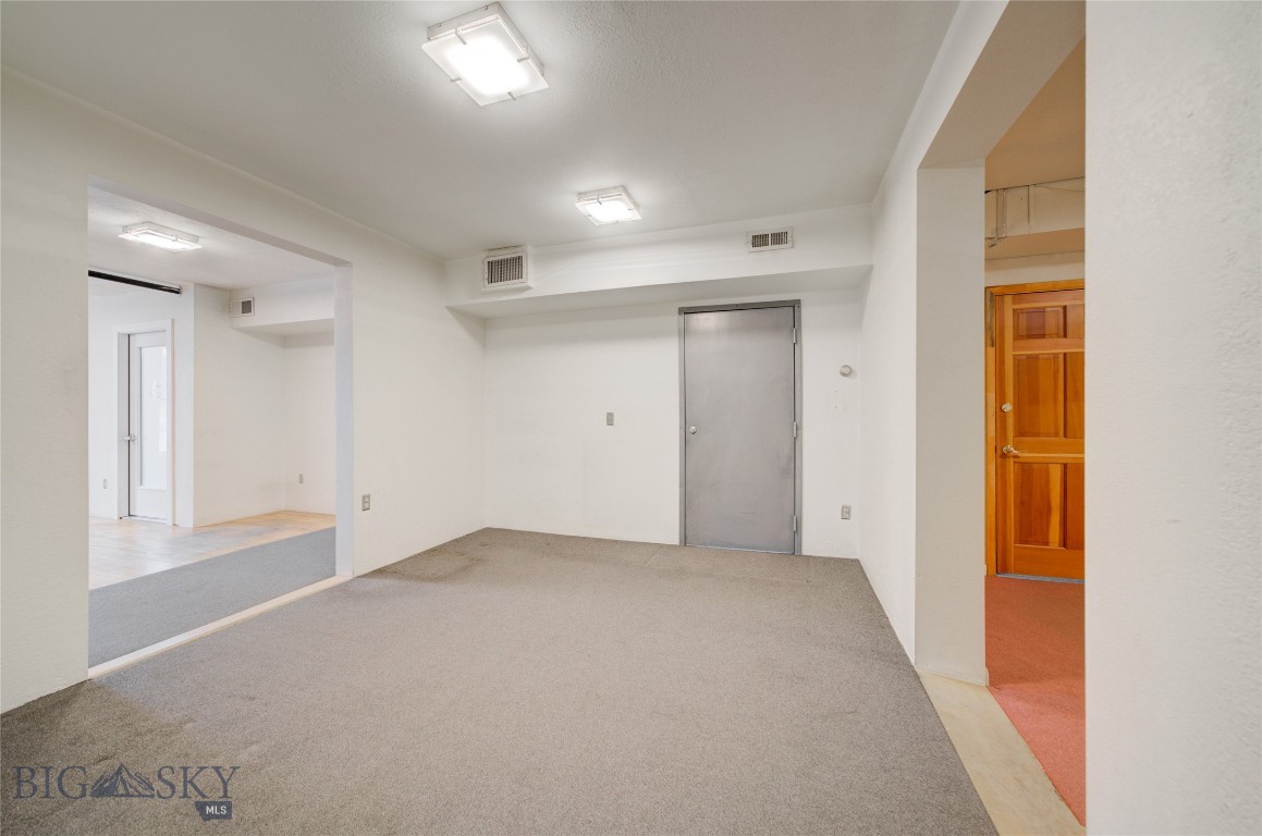 201 S Wallace Avenue B2b Property Photo 9