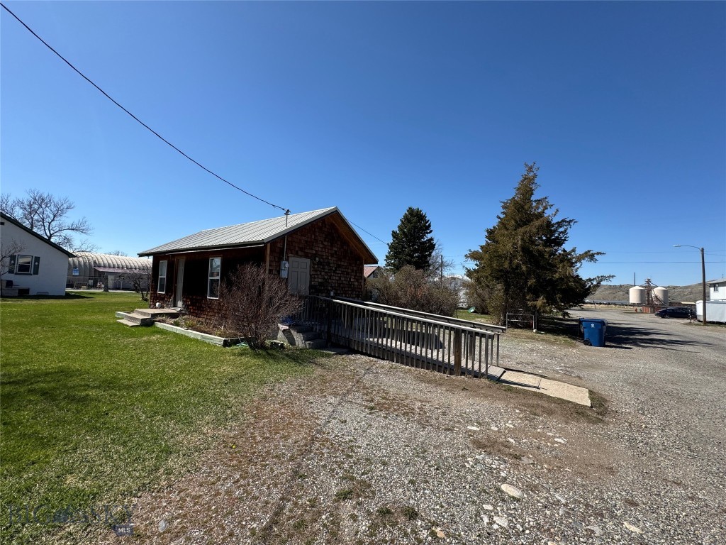 18 Busha St. Property Photo 3