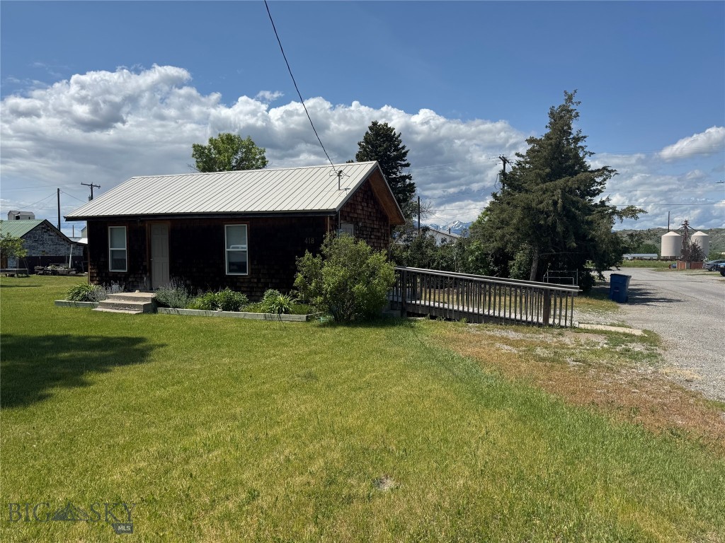 18 Busha St. Property Photo 3