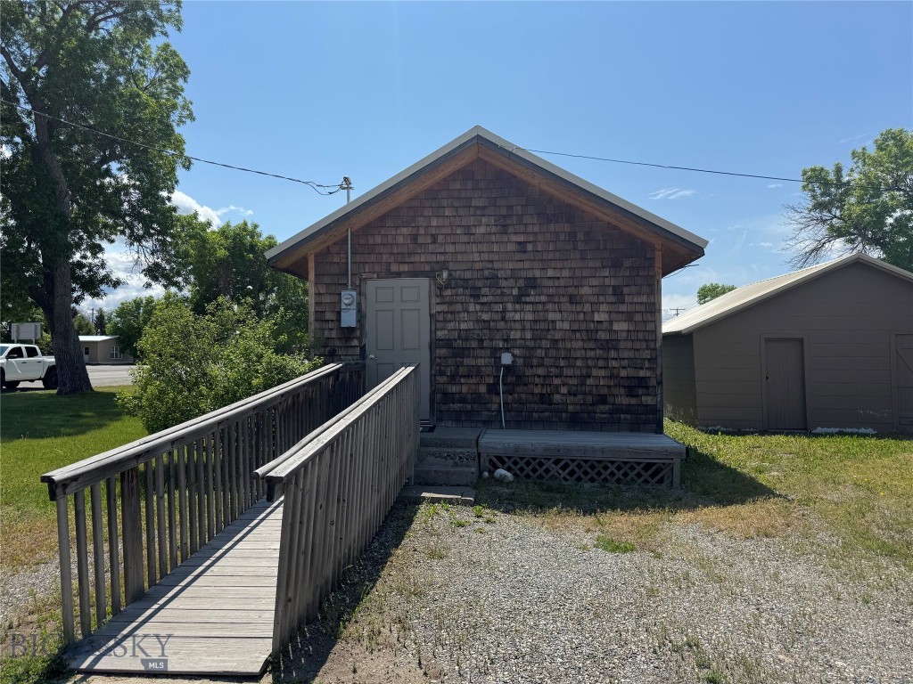 18 Busha St. Property Photo 4
