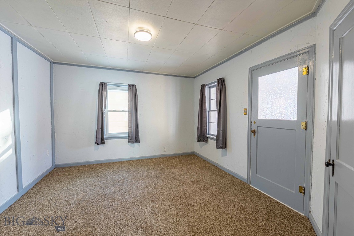 208 W 4th Street Property Photo 19