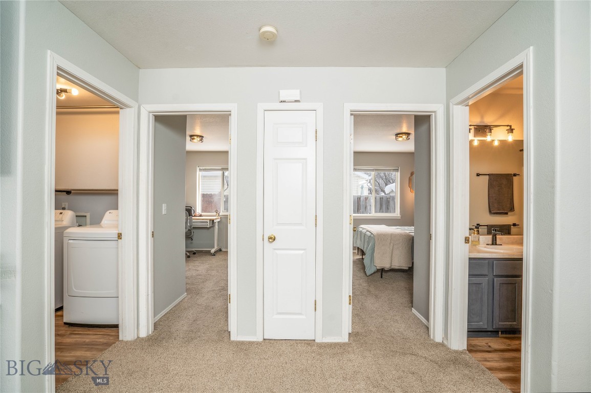 910 Golden West Drive Property Photo 11