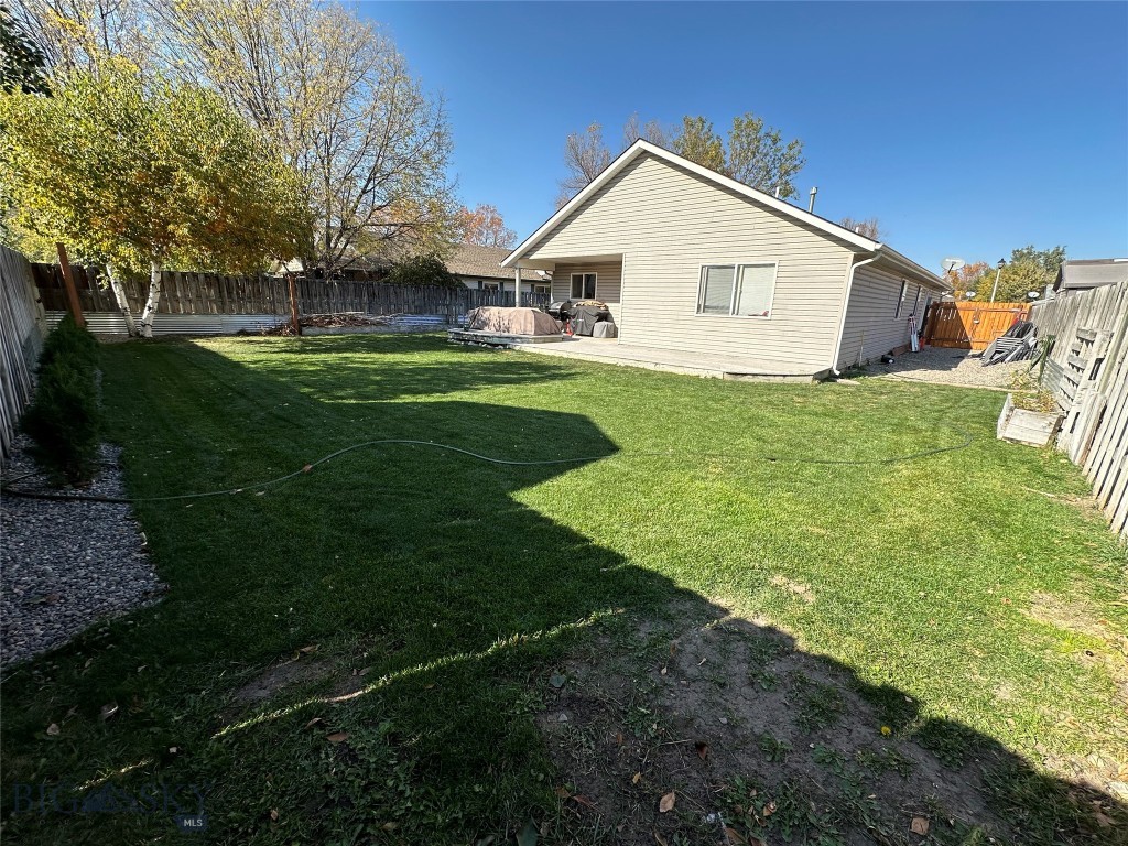 910 Golden West Drive Property Photo 21