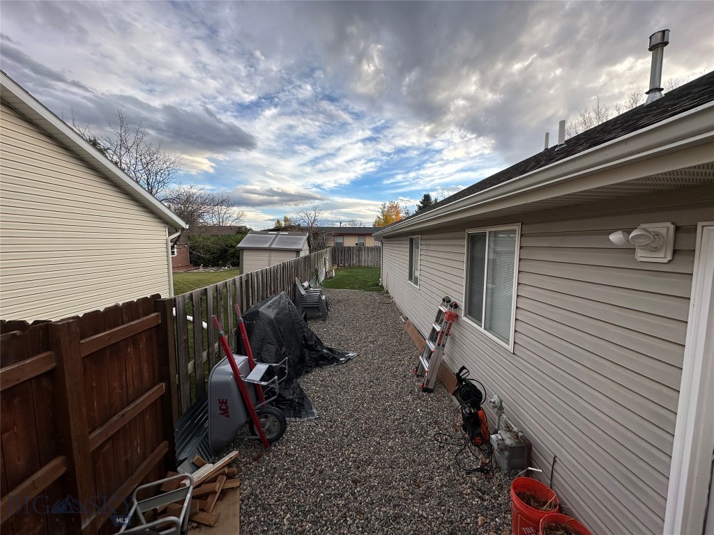 910 Golden West Drive Property Photo 28