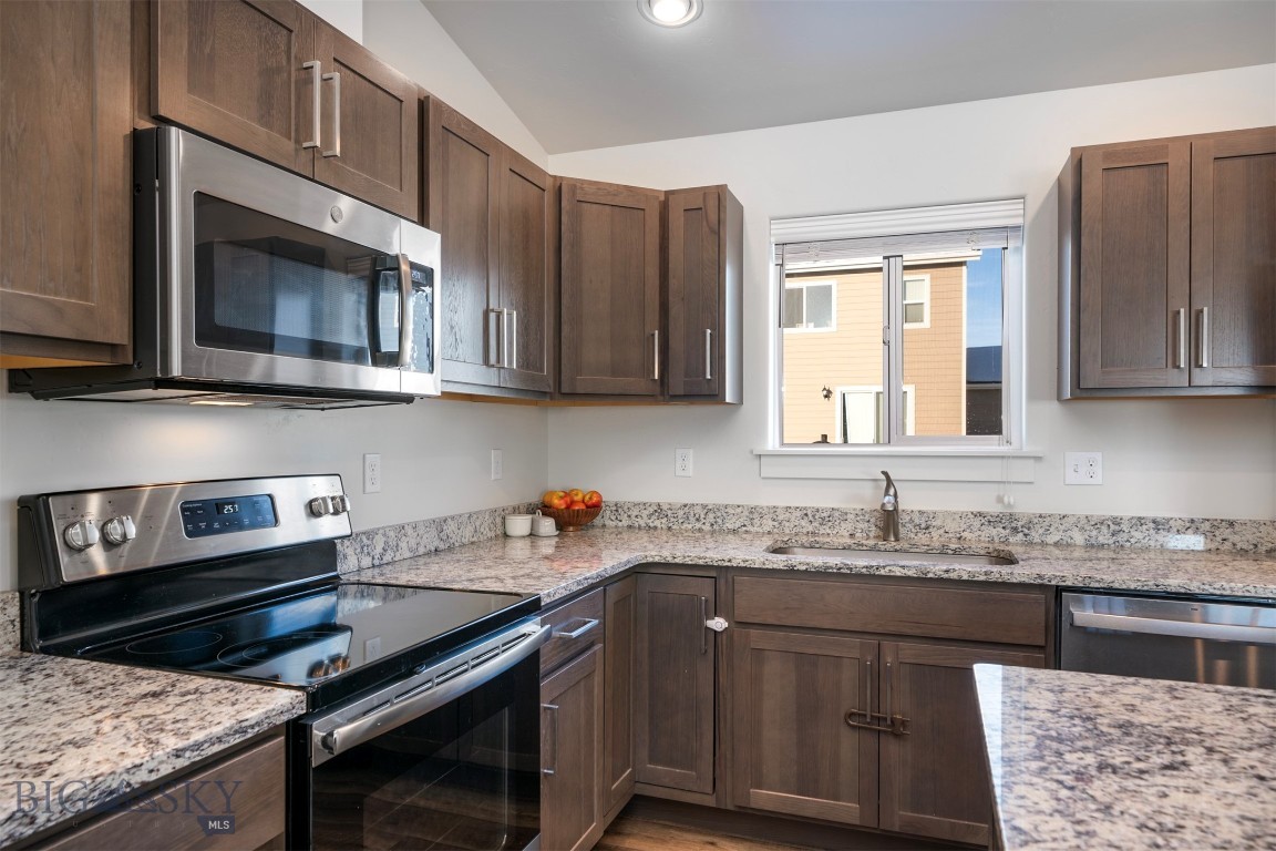 2057 Mahogany Avenue Property Photo 12