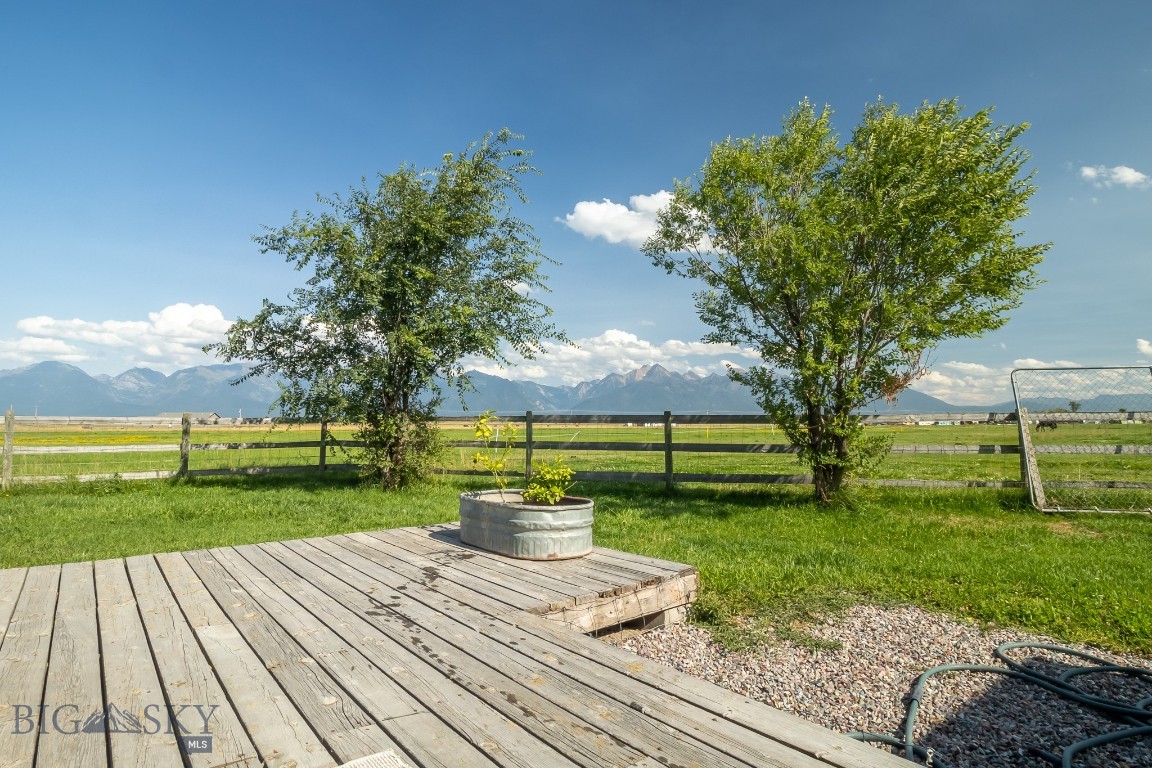 39249 Dellwo Road Property Photo 3