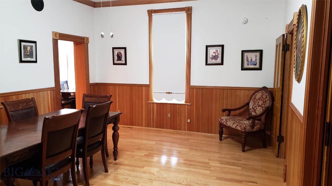 305 S Railroad Street Property Photo 12