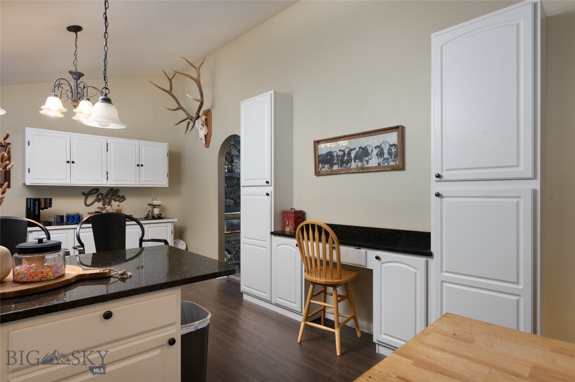 2521 Weaver Lane Property Photo 12