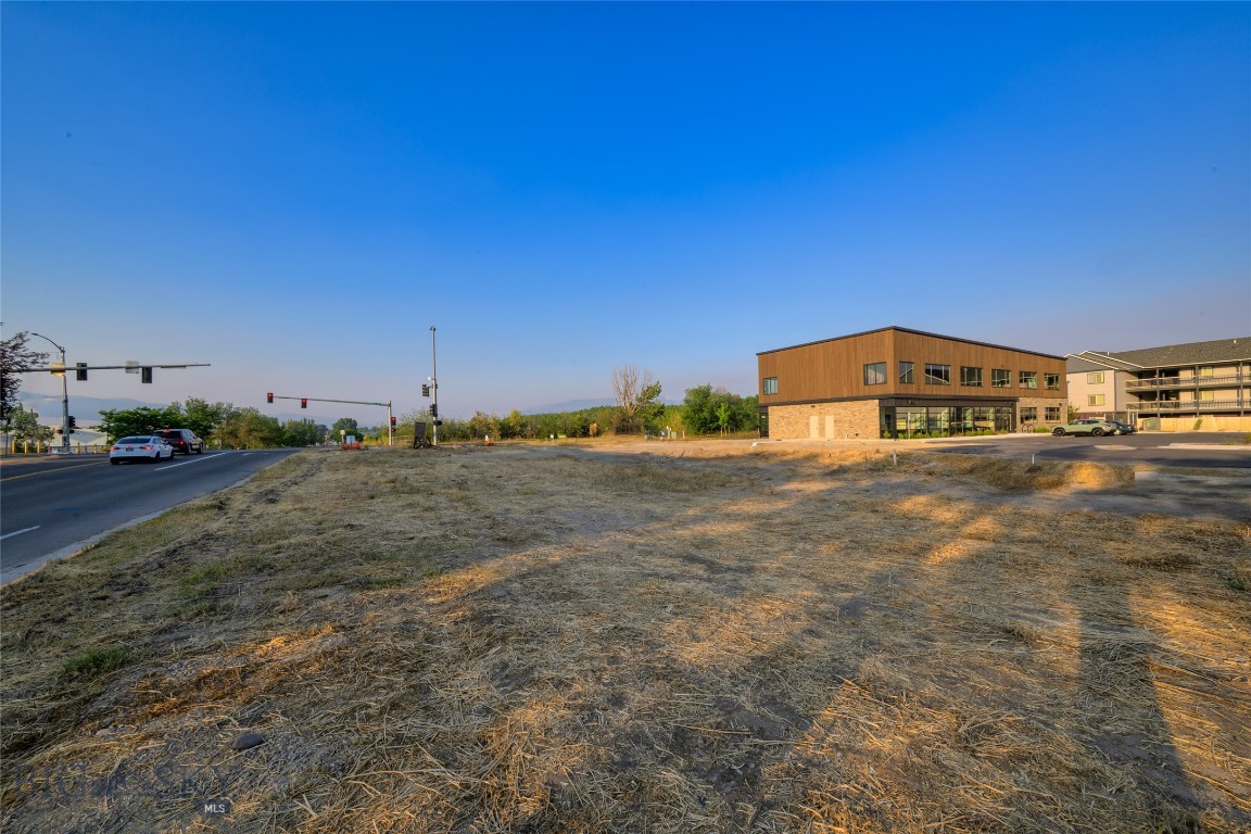 3770 Mullan Road Property Photo 7