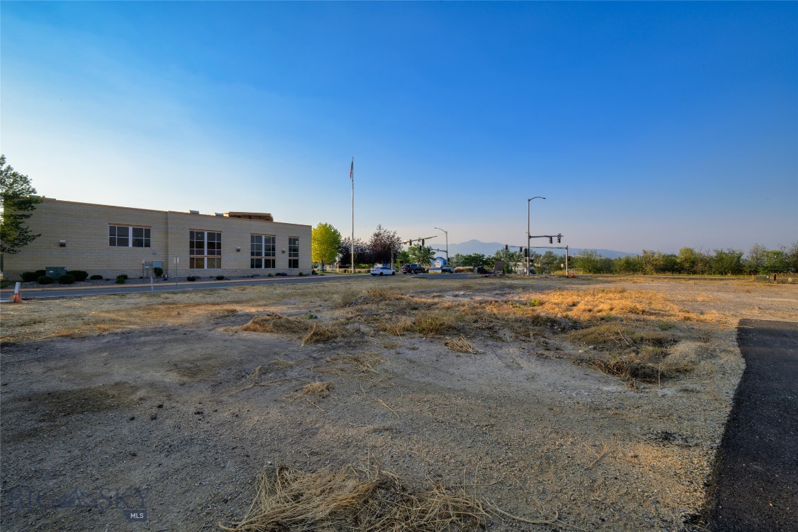 3770 Mullan Road Property Photo 9