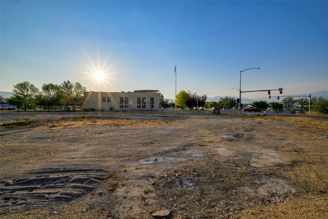 3770 Mullan Road Property Photo 11