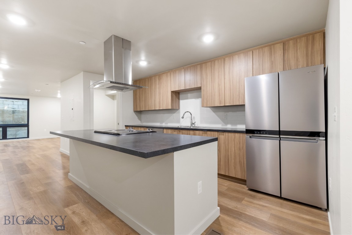 59 E Park Street 102 Property Photo 1