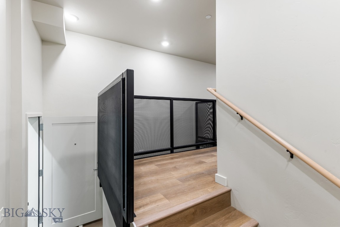 59 E Park Street 102 Property Photo 3
