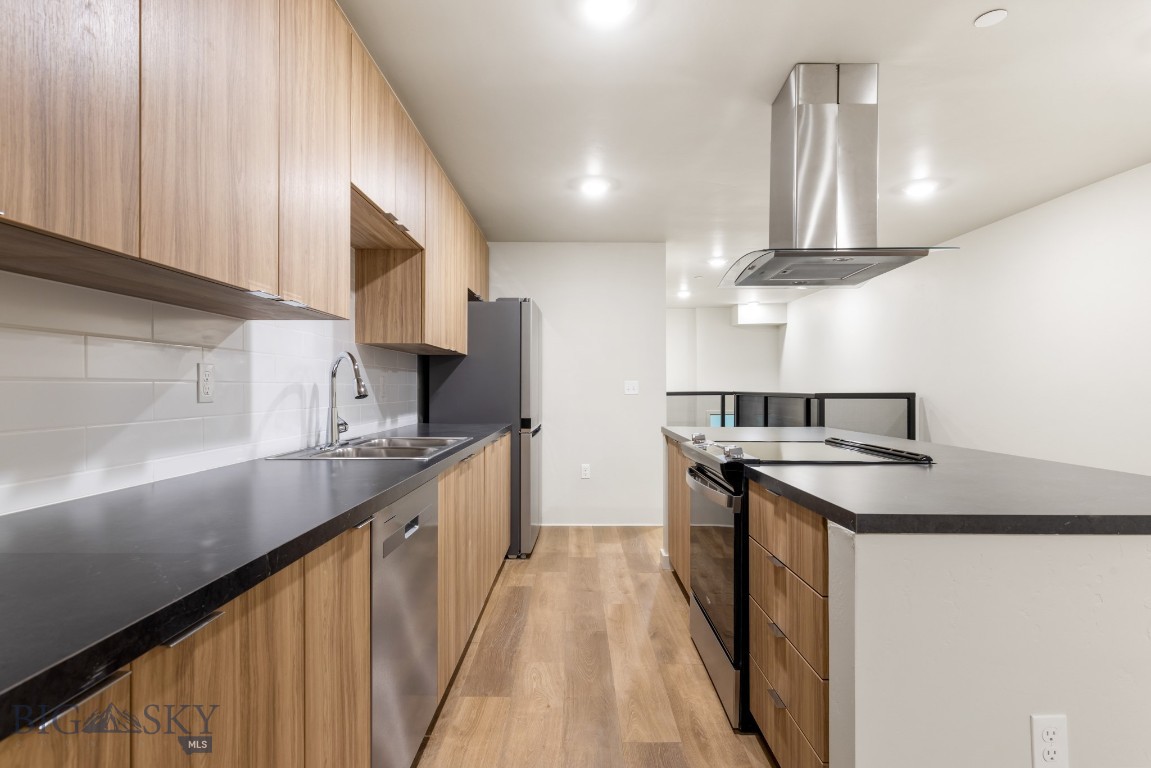 59 E Park Street 102 Property Photo 4