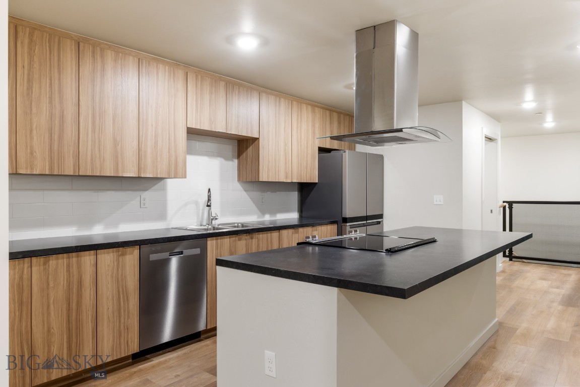 59 E Park Street 102 Property Photo 6
