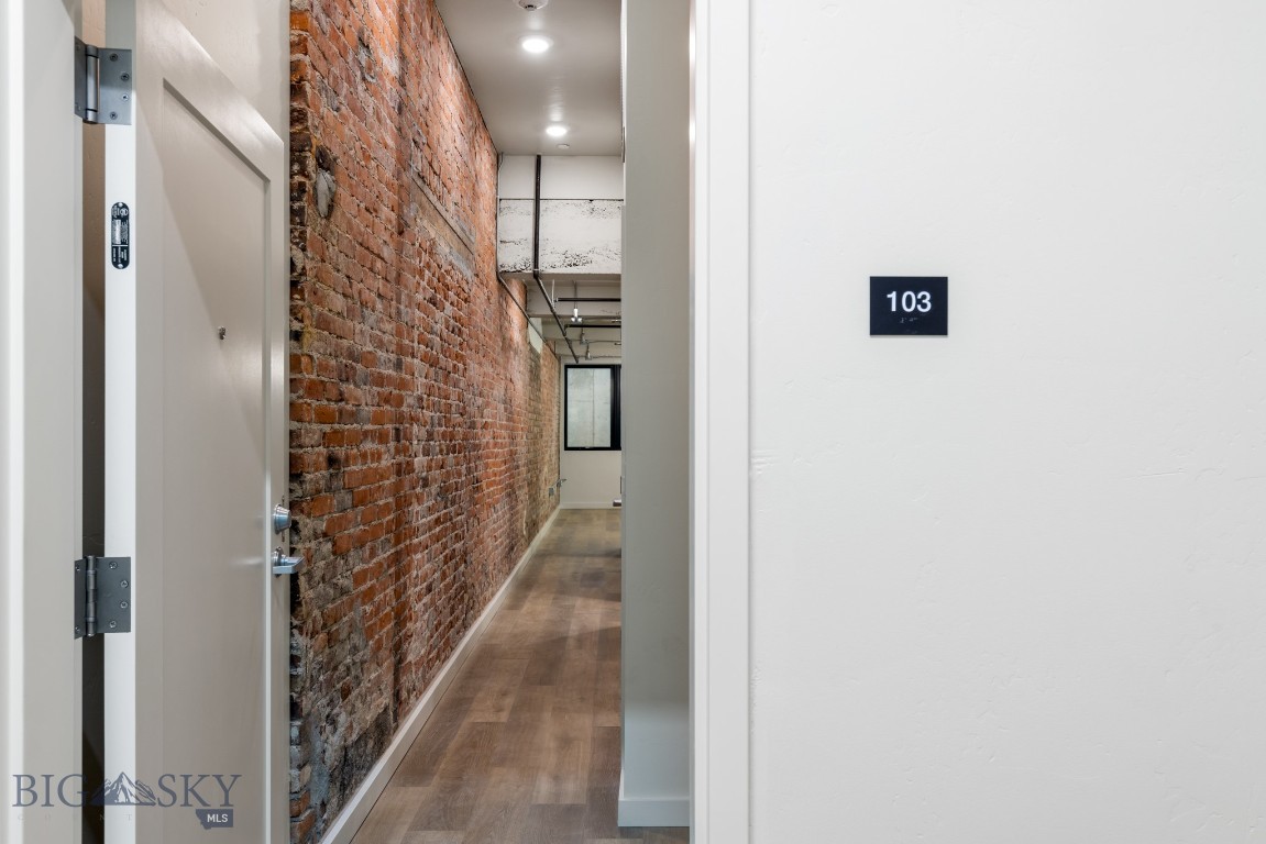 59 E Park Street 103 Property Photo 2