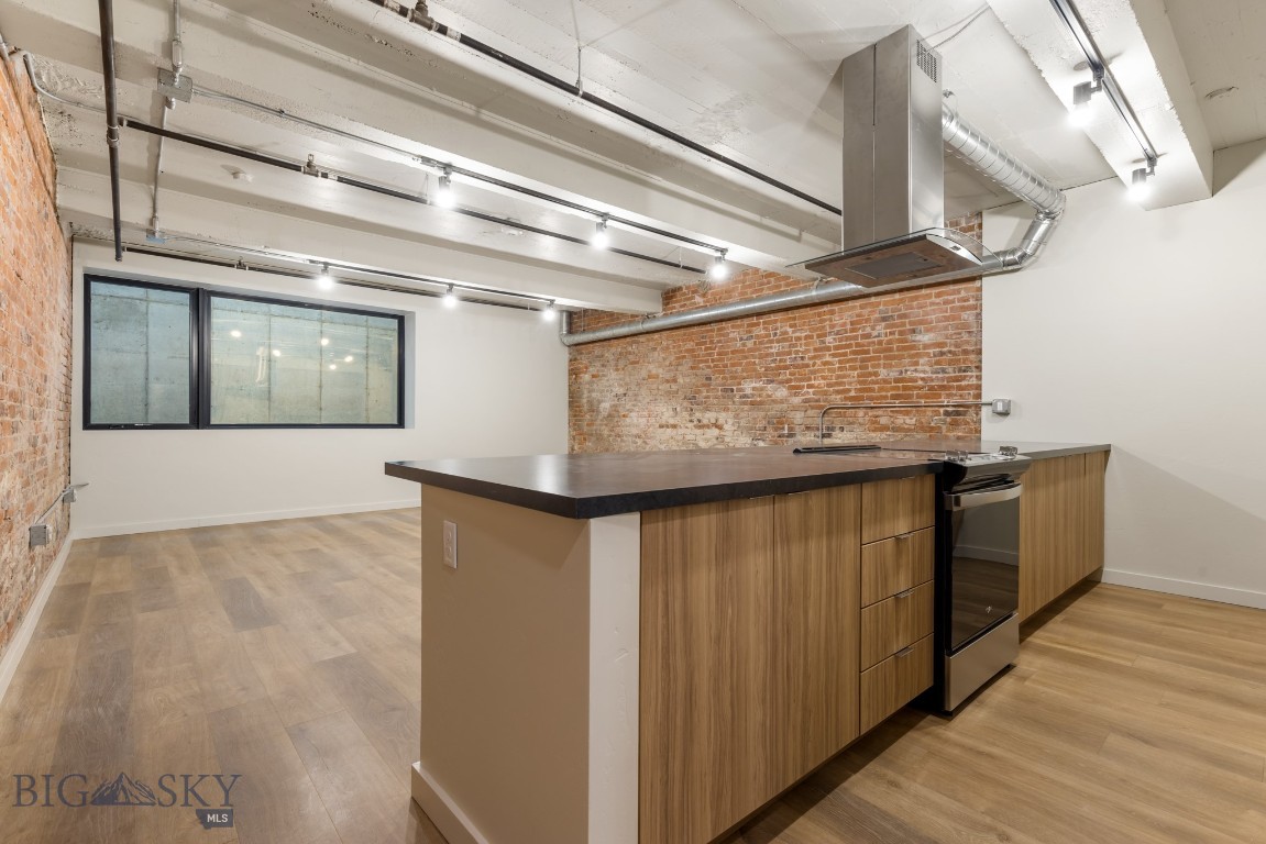 59 E Park Street 103 Property Photo 3
