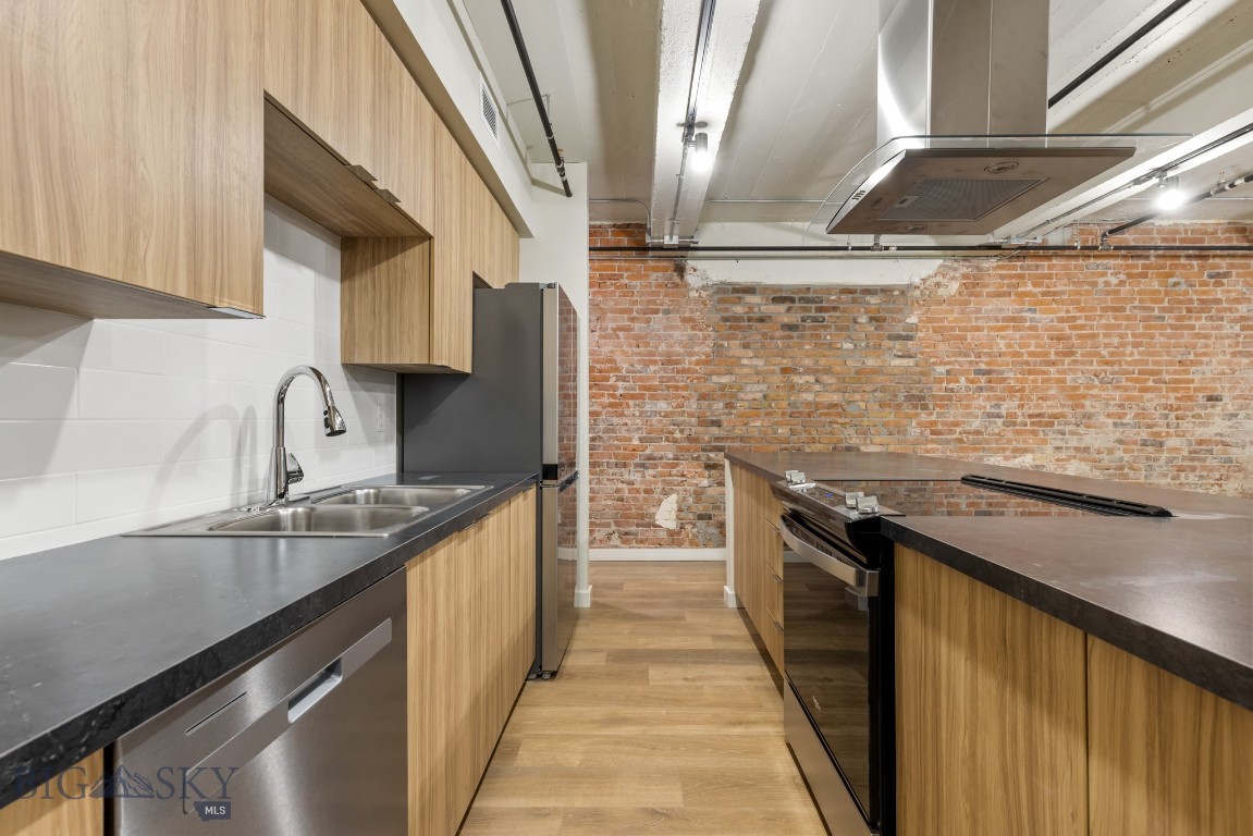 59 E Park Street 103 Property Photo 6