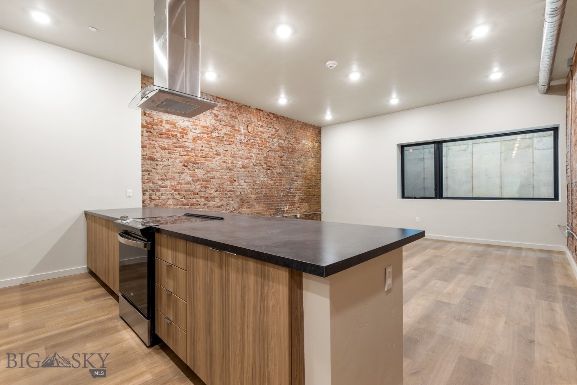 59 E Park Street 104 Property Photo 3