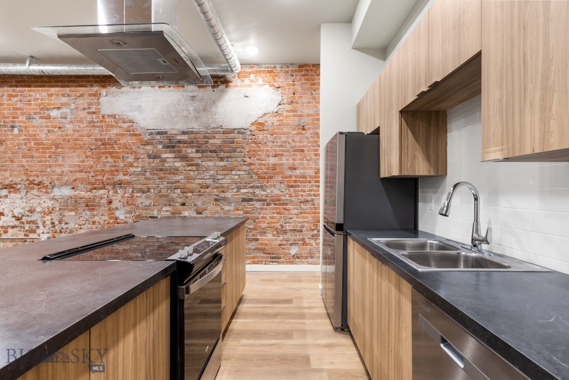 59 E Park Street 104 Property Photo 4