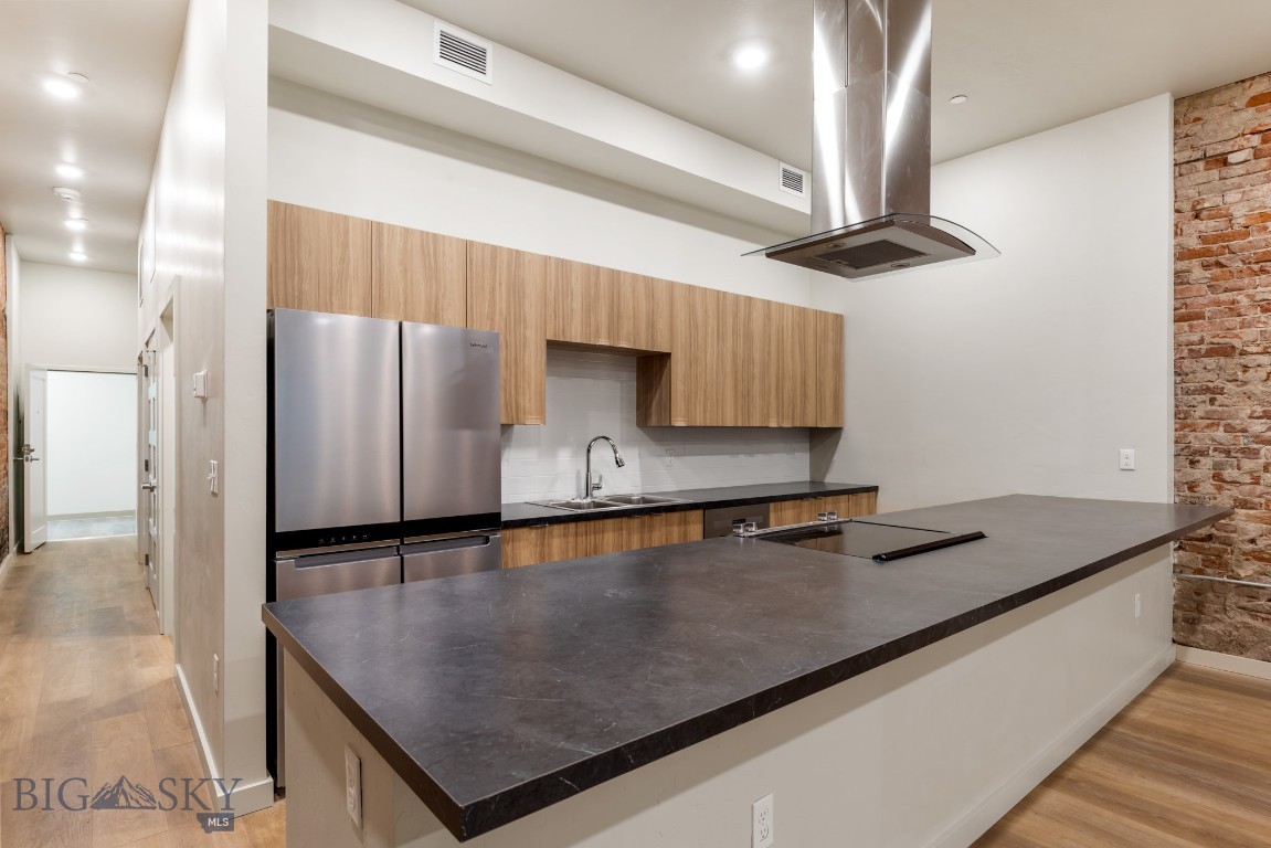 59 E Park Street 104 Property Photo 5